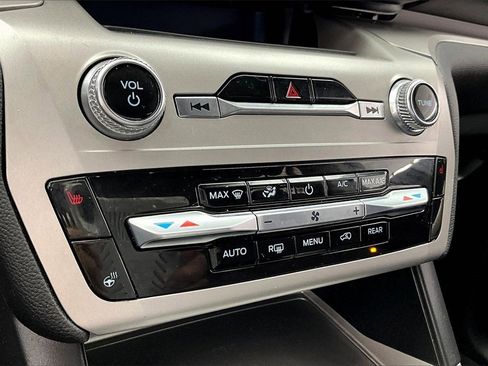 Used 2023 Ford Explorer XLT w/ Equipment Group 202A image 32