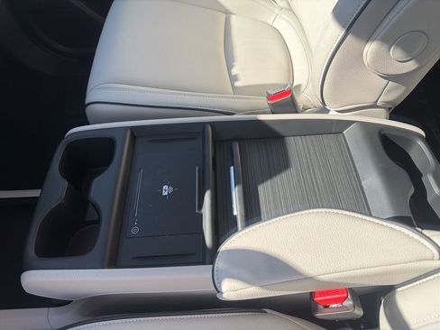 New 2026 Honda Odyssey Touring image 14