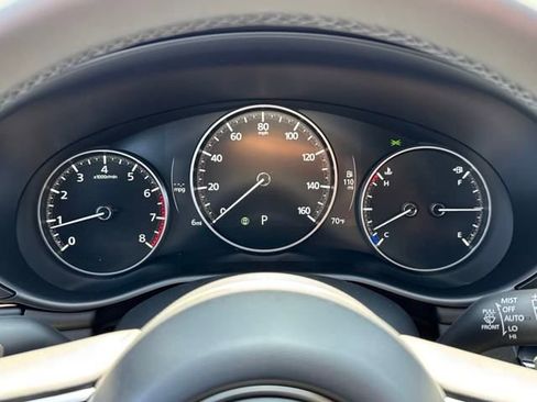New 2025 MAZDA MAZDA3 Hatchback w/Premium Plus Pkg image 10