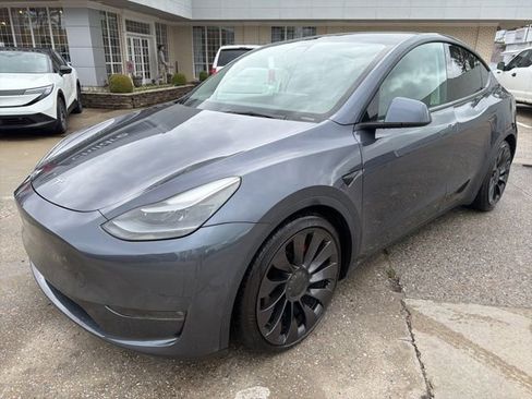 Used 2022 Tesla Model Y Performance image 2