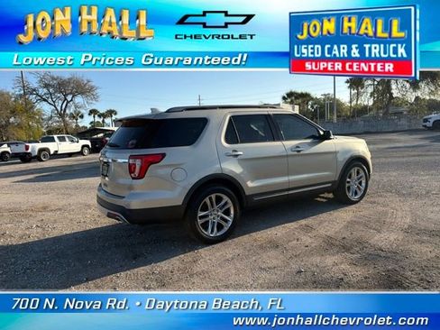 Used 2017 Ford Explorer XLT w/ Equipment Group 202A image 12