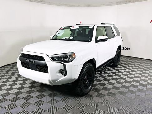 Certified 2024 Toyota 4Runner SR5 Premium image 7