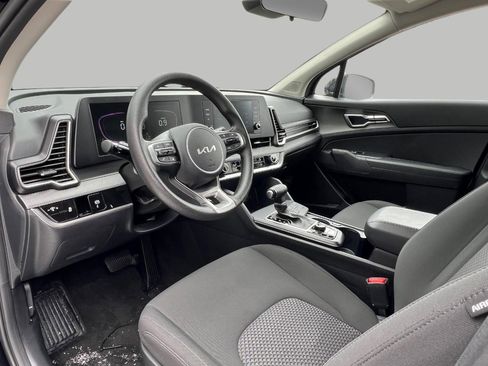 Certified 2025 Kia Sportage LX image 12