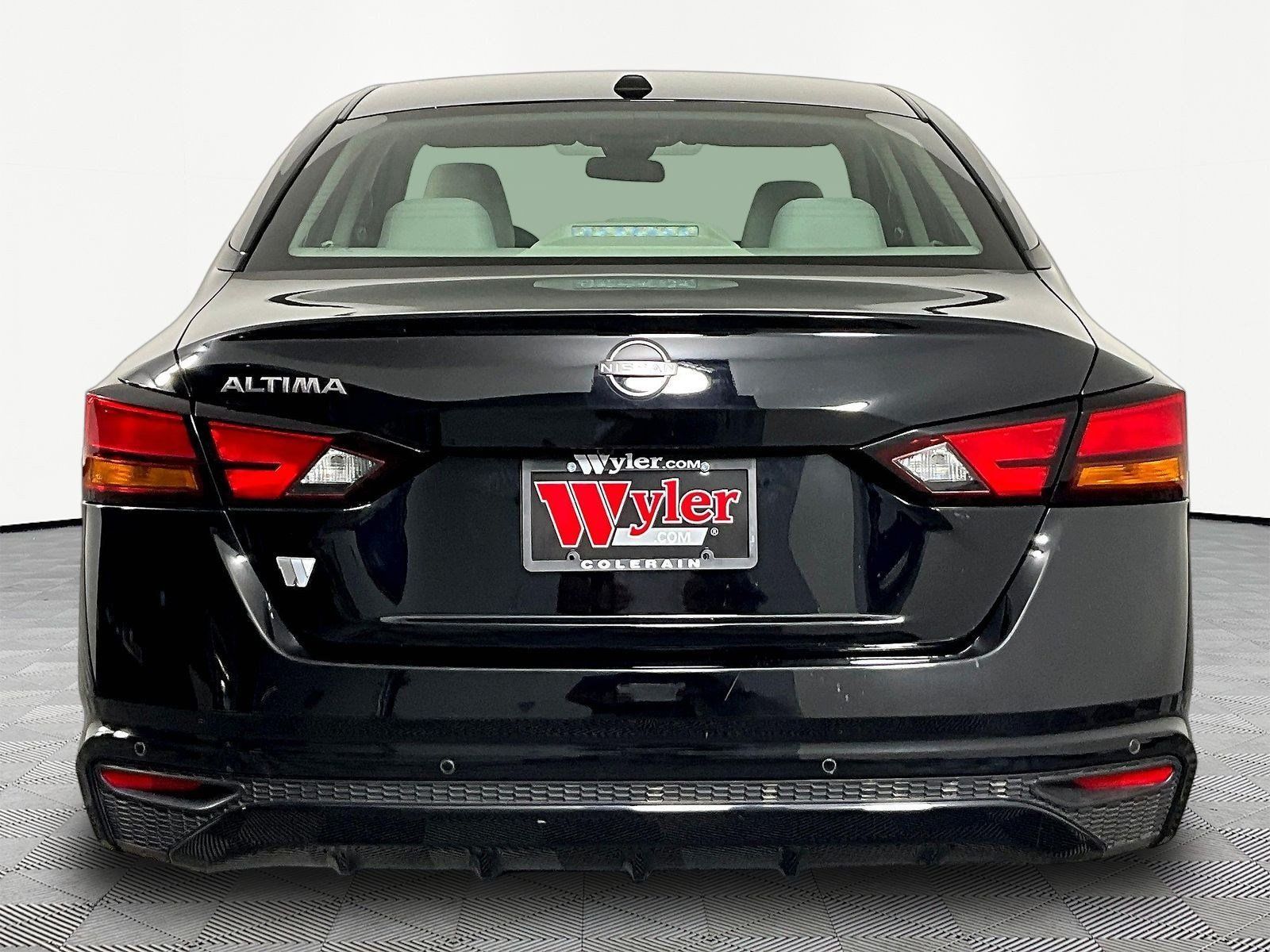 Certified 2025 Nissan Altima 2.5 SV FWD image 5