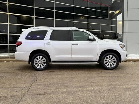 Used 2019 Toyota Sequoia Platinum image 2