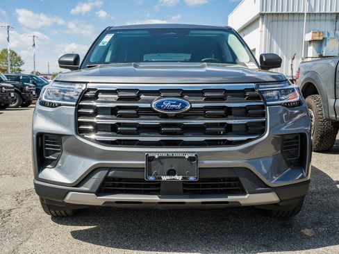 New 2026 Ford Explorer Active image 2