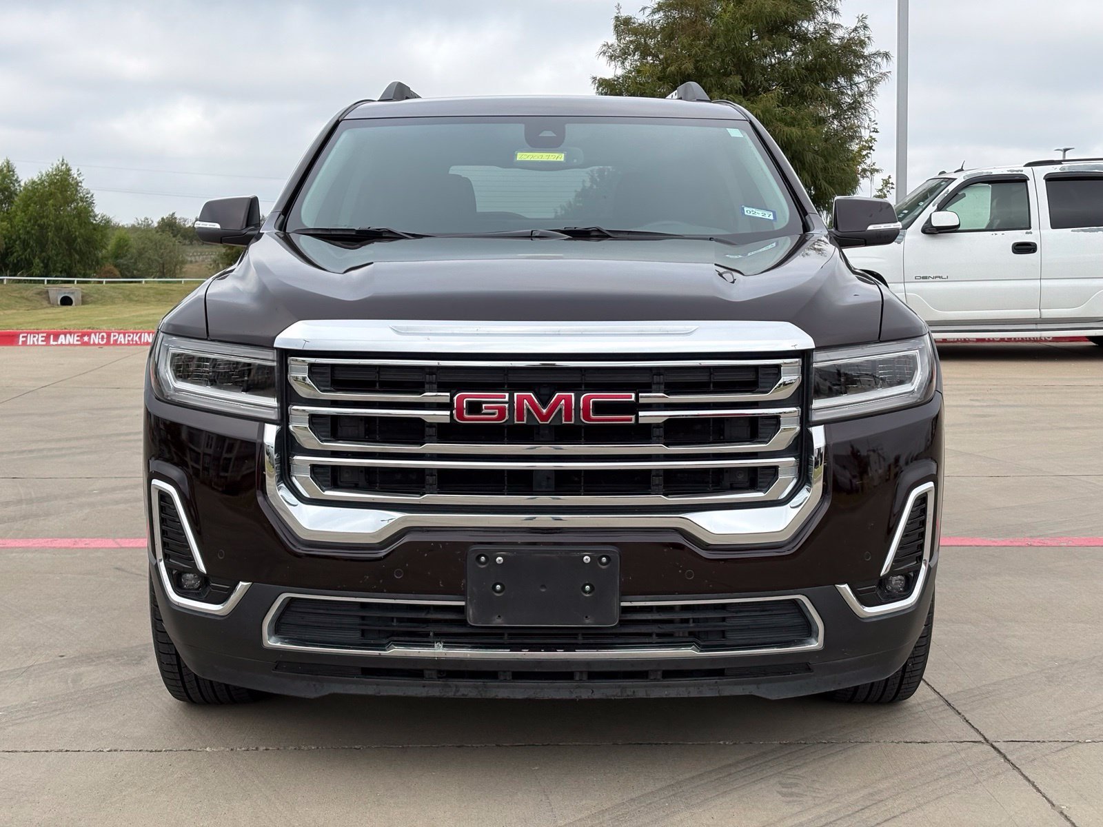 Used 2020 GMC Acadia SLT FWD image 2