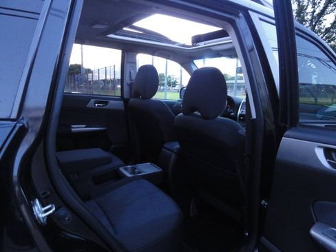 Used 2010 Subaru Forester 2.5X Premium AWD/4WD image 38