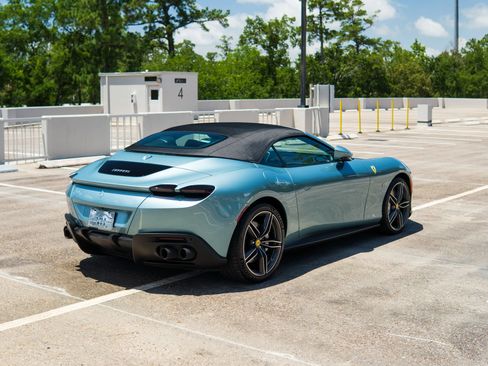 Used 2024 Ferrari Roma Spider RWD image 11
