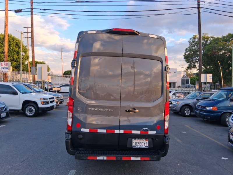 Used 2019 Ford Transit 250 148 High Roof Extended RWD image 5