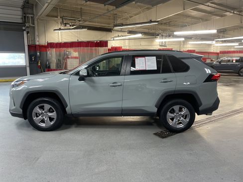 Certified 2022 Toyota RAV4 XLE w/ Convenience Package image 7