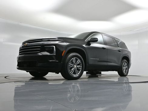 Used 2024 Chevrolet Traverse LT image 43