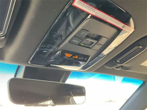 Used 2021 Toyota Venza XLE w/ Softex Package image 24