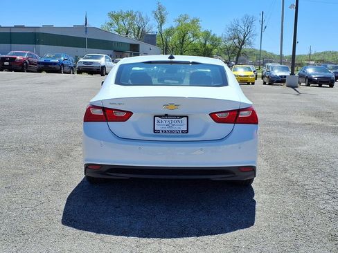 Used 2022 Chevrolet Malibu LS image 4