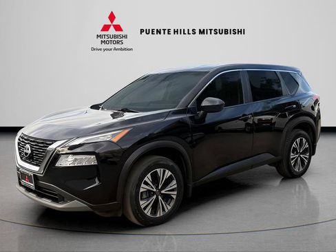 Used 2023 Nissan Rogue SV image 1