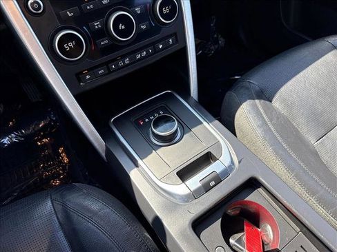 Used 2017 Land Rover Discovery Sport HSE image 12