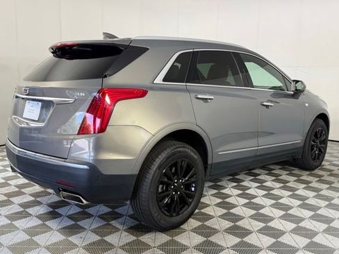 Used 2018 Cadillac XT5 Luxury w/ Driver Awareness Package AWD/4WD image 8