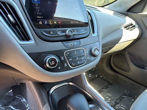 Used 2023 Chevrolet Malibu LT FWD image 13