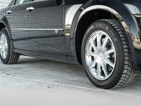 Used 2010 Chrysler 300 C image 26