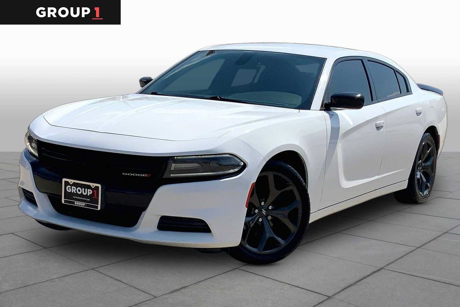 Used 2020 Dodge Charger SXT w/ Blacktop Package RWD image 1