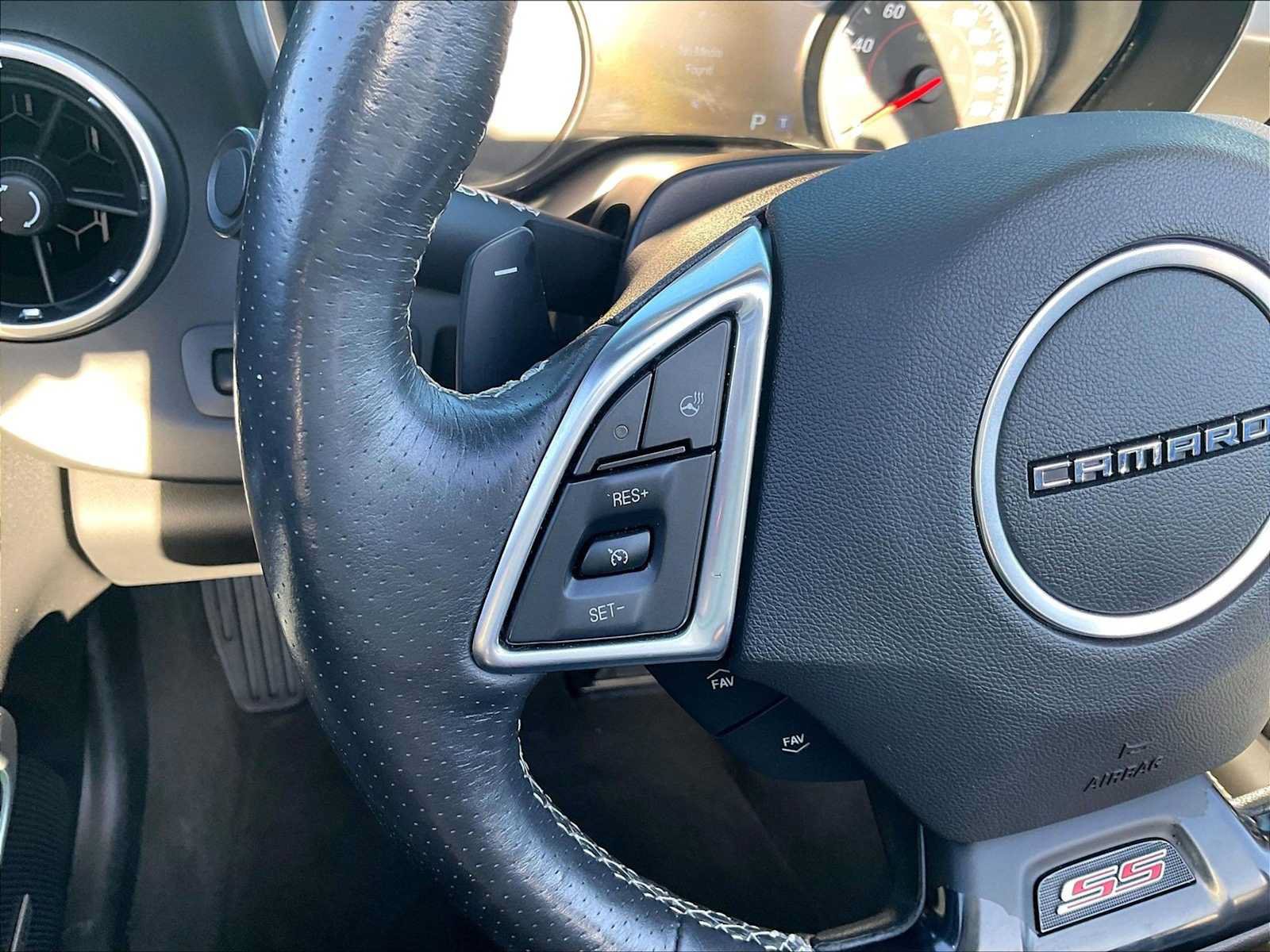 Used 2016 Chevrolet Camaro SS RWD image 18