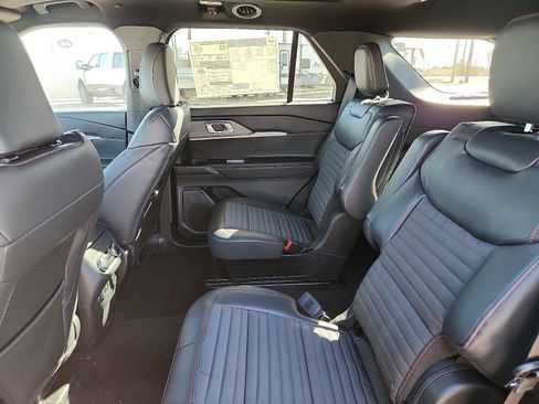 New 2026 Ford Explorer ST-Line w/ ST-Line Street Pack image 9