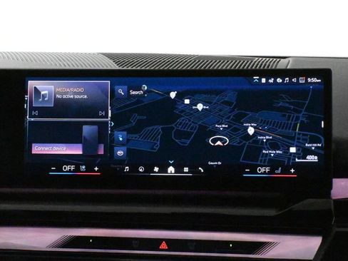 Used 2025 BMW i5 xDrive40 w/ Premium Package image 22