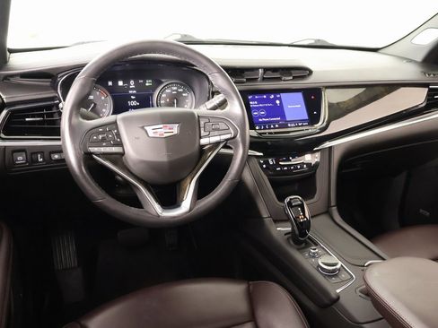 Used 2022 Cadillac XT6 Premium Luxury w/ LPO, Radiant Package image 2