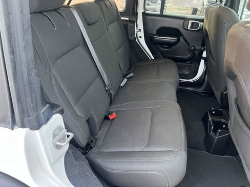 Used 2019 Jeep Wrangler Unlimited Sport image 27