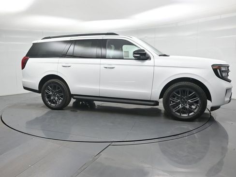 New 2026 Ford Expedition Platinum image 26