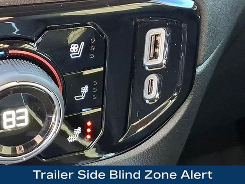 Used 2024 Chevrolet Silverado 3500 LTZ image 27