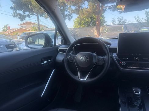 Used 2026 Toyota Corolla Cross XLE FWD image 26