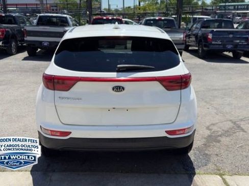 Used 2019 Kia Sportage LX AWD/4WD image 3
