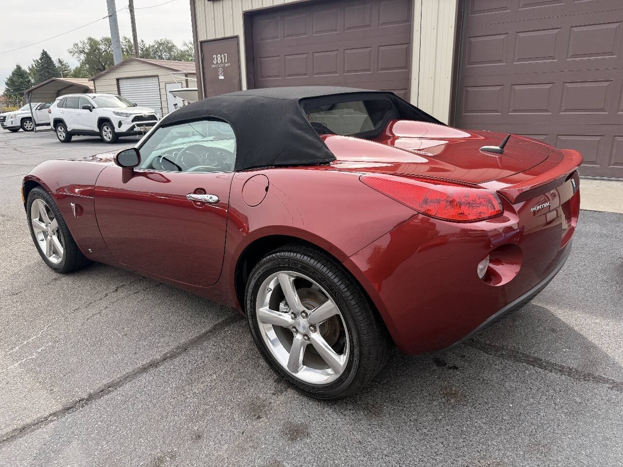 Used 2009 Pontiac Solstice Convertible w/ Preferred Package RWD image 8