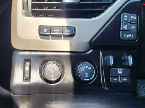 Used 2017 GMC Yukon Denali AWD/4WD image 30