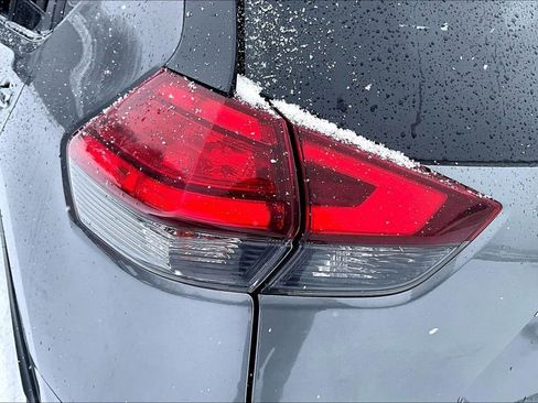 Used 2017 Nissan Rogue SL image 22