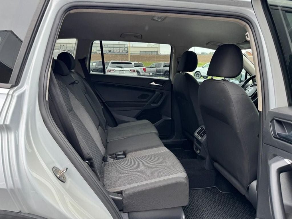 Used 2018 Volkswagen Tiguan S AWD/4WD image 9