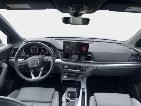 Used 2025 Audi Q5 2.0T Premium w/ Convenience Plus Package image 9