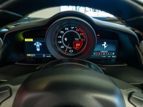 Used 2018 Ferrari 488 Spider RWD image 13
