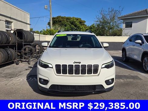 Used 2019 Jeep Cherokee Latitude Plus image 2