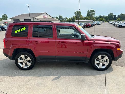 Used 2013 Jeep Patriot Latitude AWD/4WD image 4