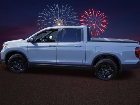 Used 2025 Honda Ridgeline Black Edition image 9