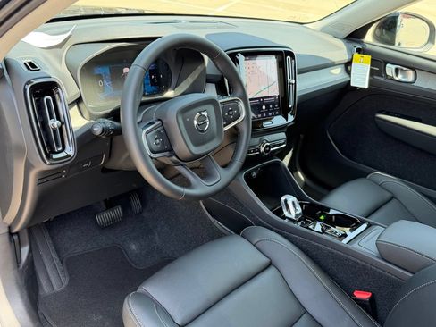 New 2026 Volvo XC40 B5 Plus w/ Climate Package AWD/4WD image 12
