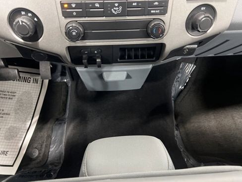 Used 2013 Ford F250 XLT w/ XLT Interior Pkg image 17
