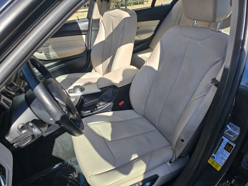 Used 2018 BMW 320i Sedan image 16