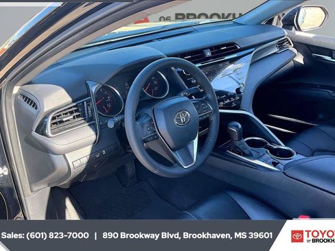Used 2020 Toyota Camry XSE FWD image 12