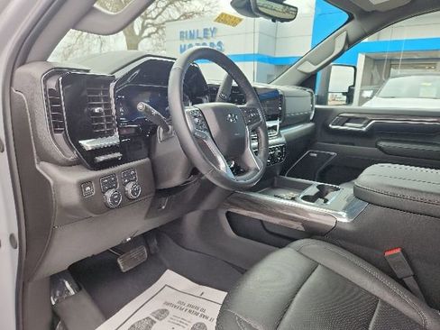 Used 2024 Chevrolet Silverado 2500 LTZ w/ LTZ Plus Package AWD/4WD image 17