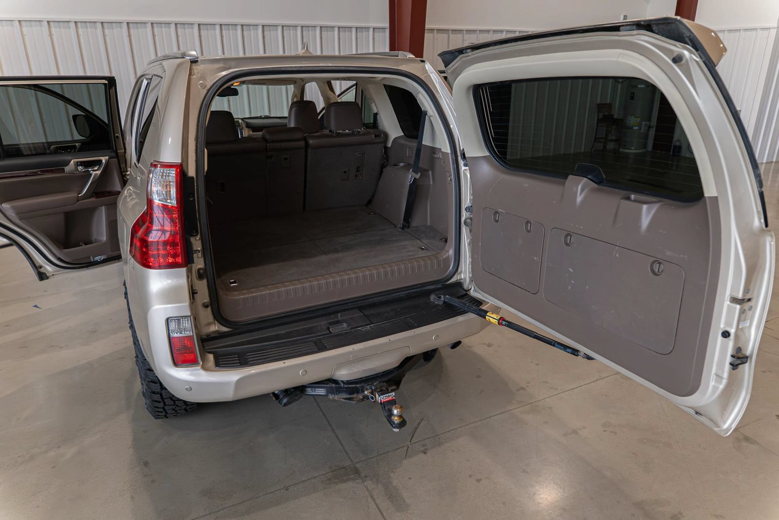 Used 2011 Lexus GX 460 w/ Convenience Pkg AWD/4WD image 33
