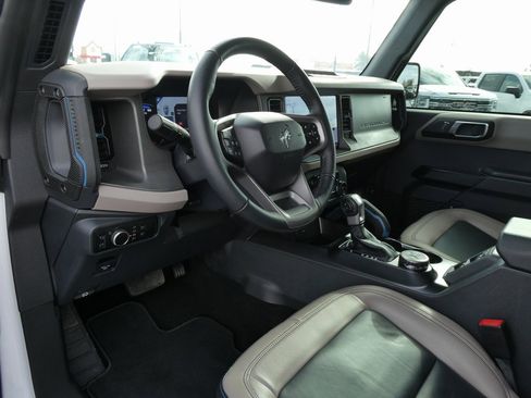 Used 2024 Ford Bronco Wildtrak image 19