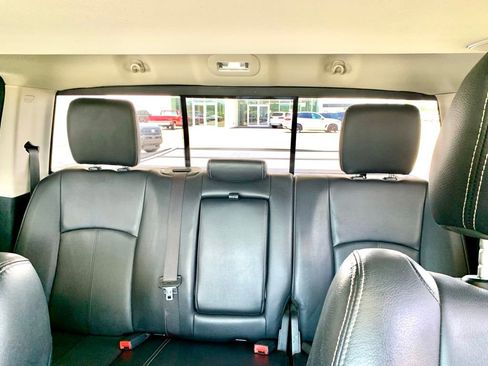 Used 2018 RAM 1500 Laramie w/ Convenience Group AWD/4WD image 42
